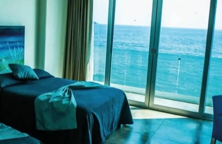 Standard Quadruple room with ocean view