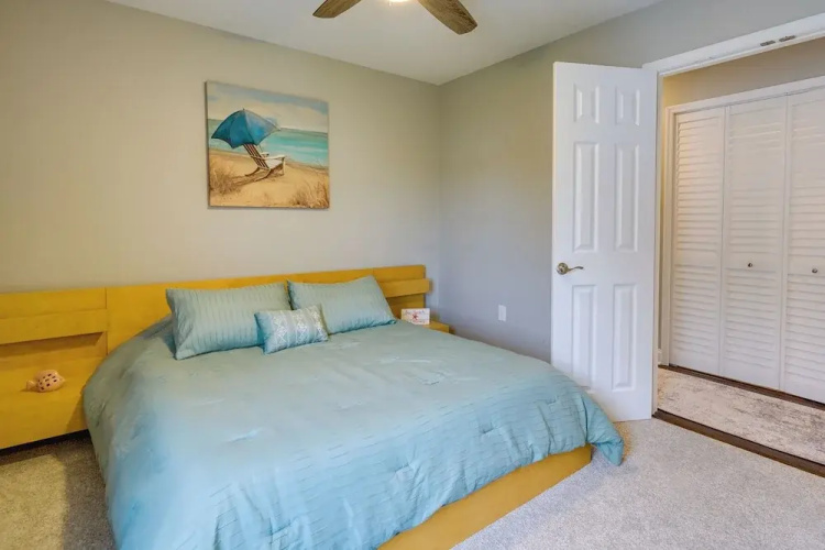 Brigantine Getaway: Walk to the Beach!