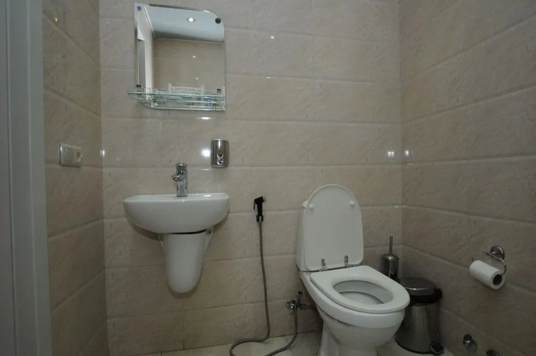 Hotel White
