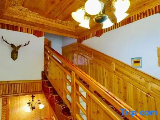 Jinuo Shanzhuang Hostel