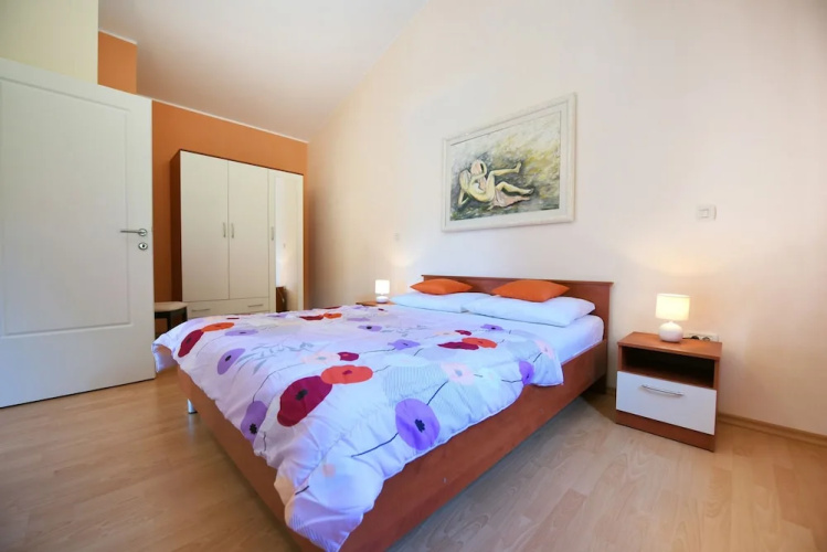 Villa 377
