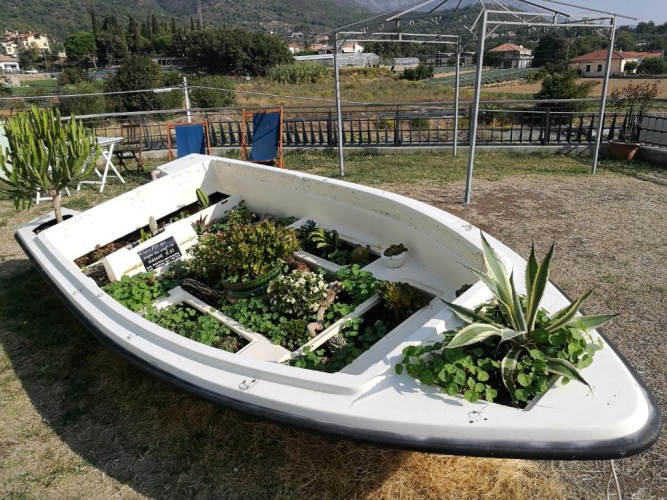 Apartment with garden view