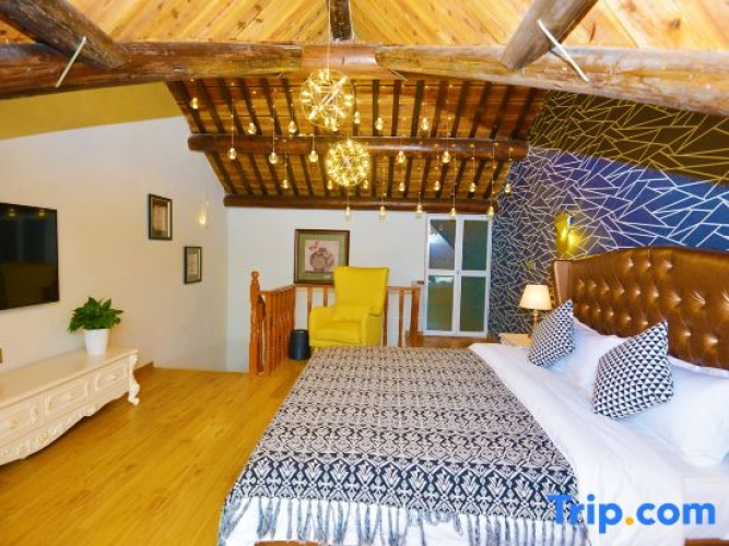 Deluxe Family Duplex Suite