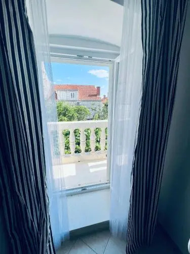 Jakov Apartments