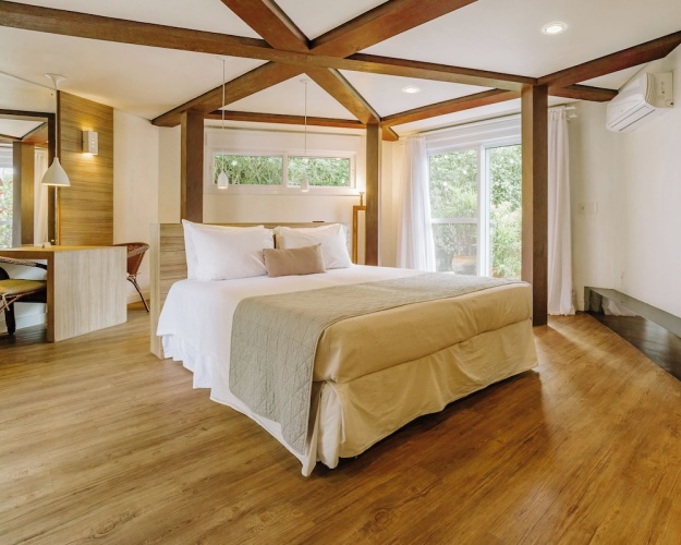 Deluxe Triple room with balcony and with garden view