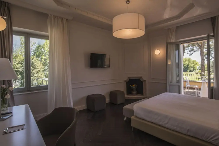 Isola Polvese Resort