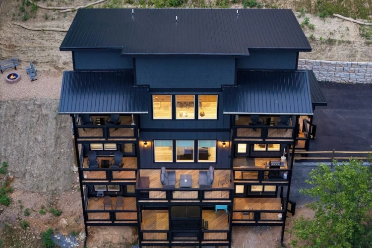 3 Bedrooms Cottage with balcony