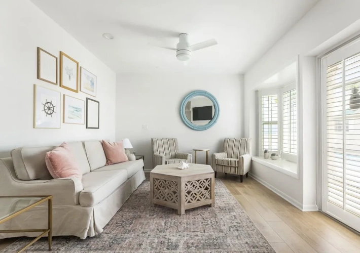 Deluxe Double Suite with partial ocean view