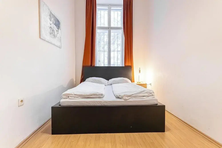 Cozy 2BR Apt With Great Connectivity
