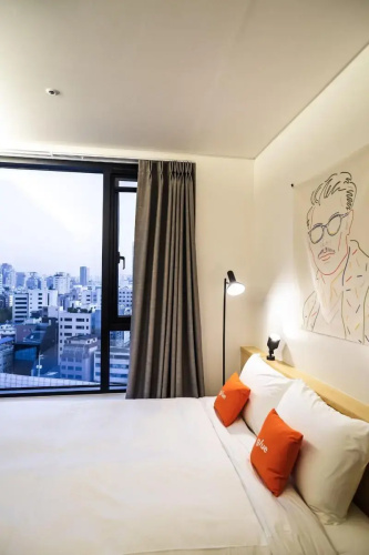 glue Hotel