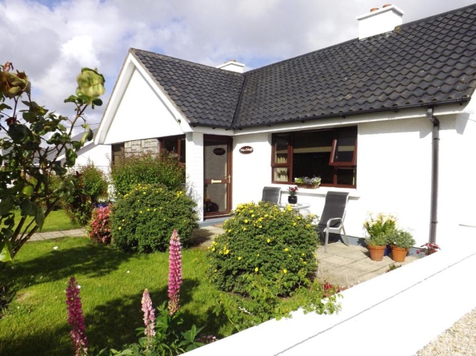 3 Bedrooms Cottage