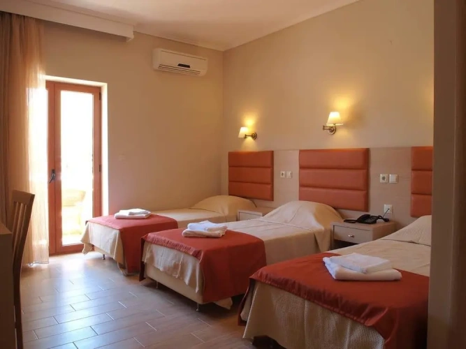 Standard Triple room with balcony