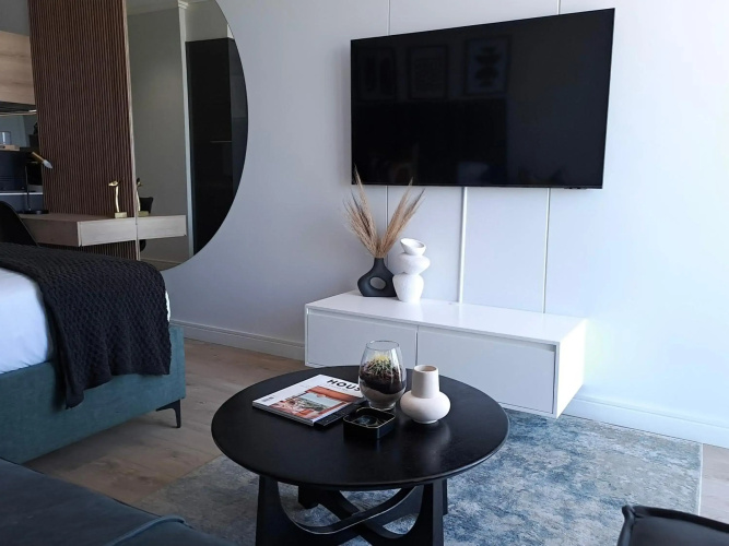 Ellipse Waterfall Executive Apartment - 612