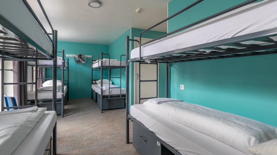 Hans Brinker Hostel