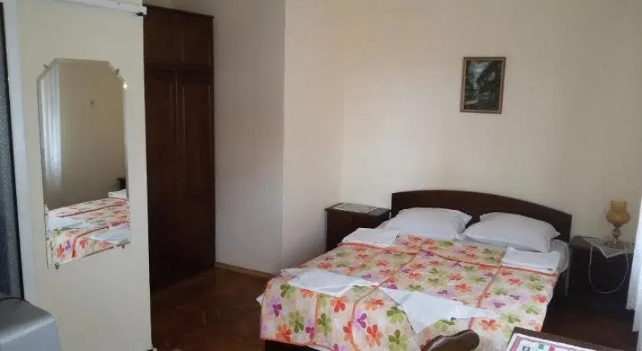 Keni Guest House