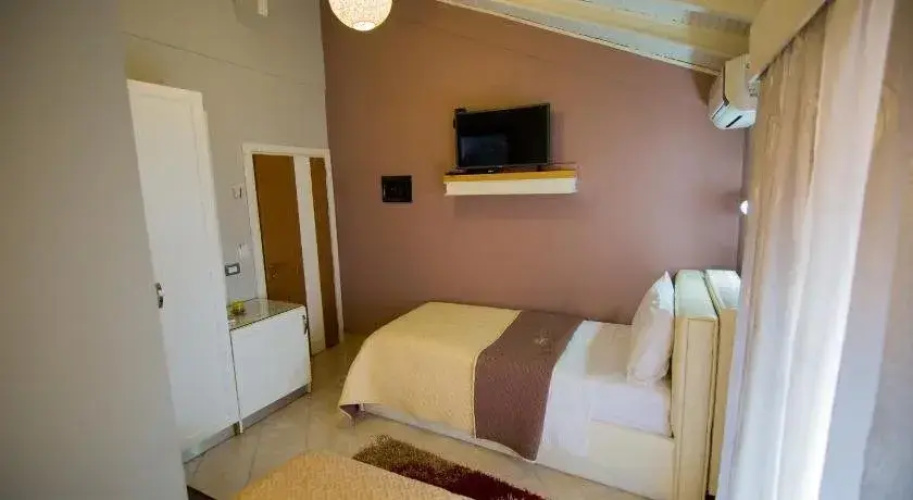 Hotel Dea 2002