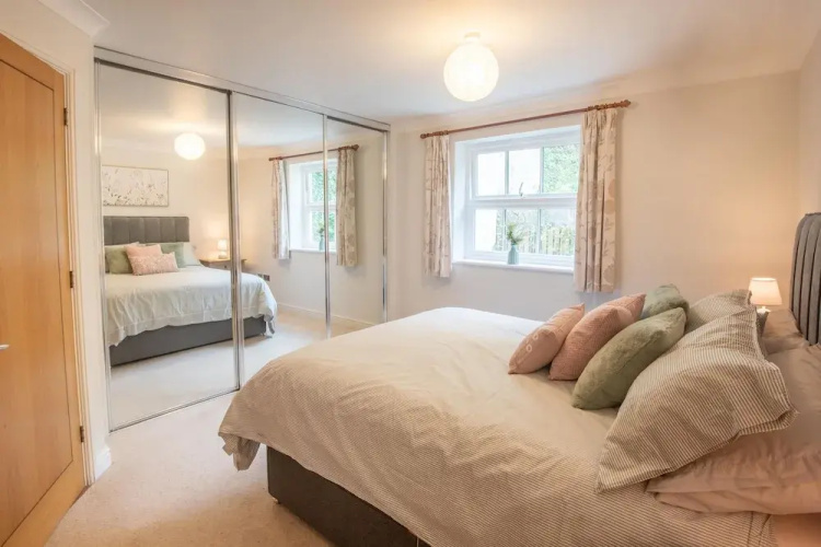 Modern 2-Bed Flat In Tavistock Centre