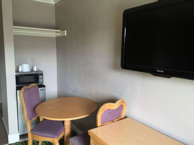 Budget Inn