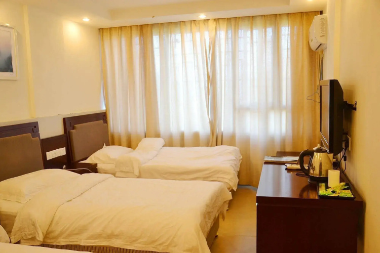 Nvshen Hotel