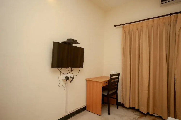 OYO 24150 SilverKey Egmore