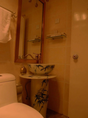 Liuhe Courtyard Hotel