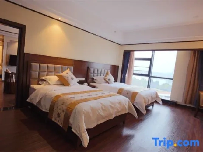 Family Suite with lake view