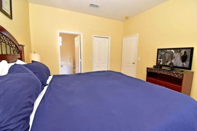 T842BD South 4 Br villa by RedAwning