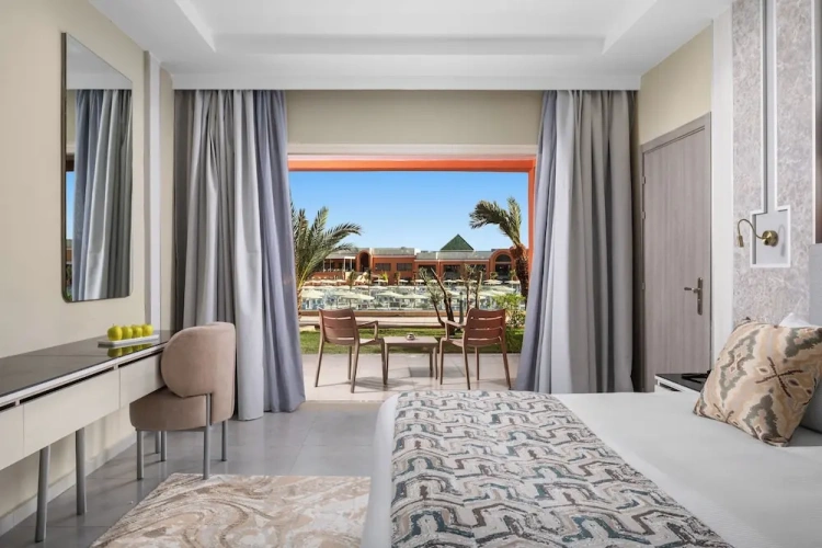 Deluxe room with garden view