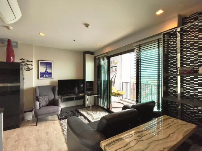 The Base Central Pattaya Deluxe Kingsize