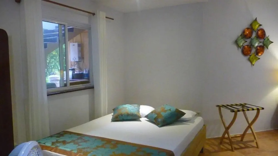 Playa Bluff Hotel