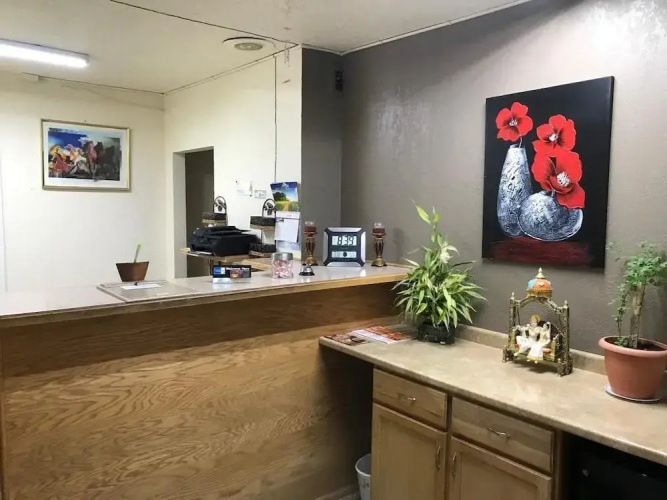 Budget Inn