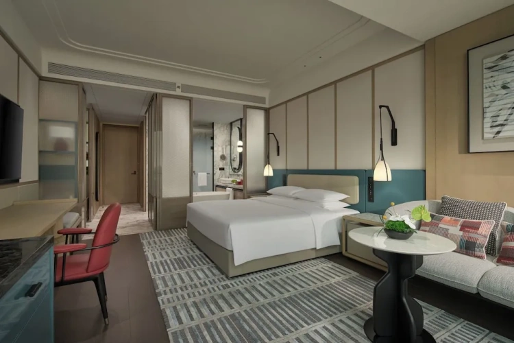 Standard Double room with city view