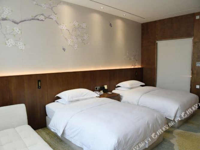 Deluxe Double Suite