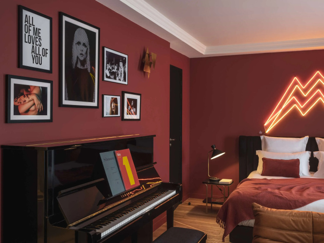 Seven Hotel Paris
