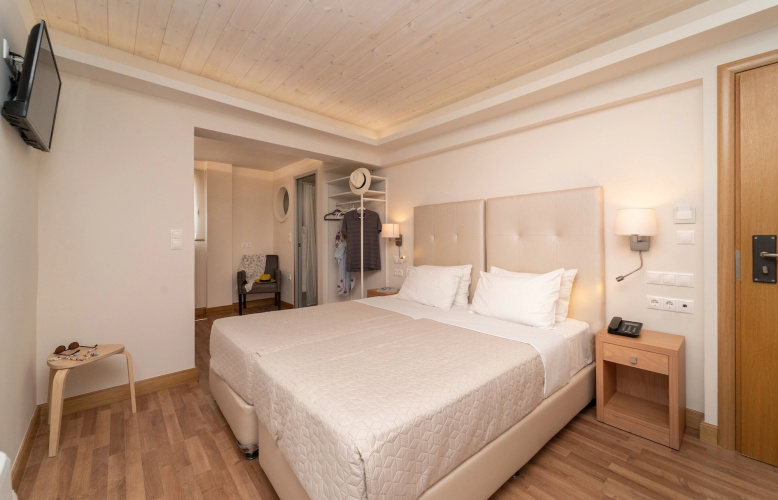 Karalis City Hotel