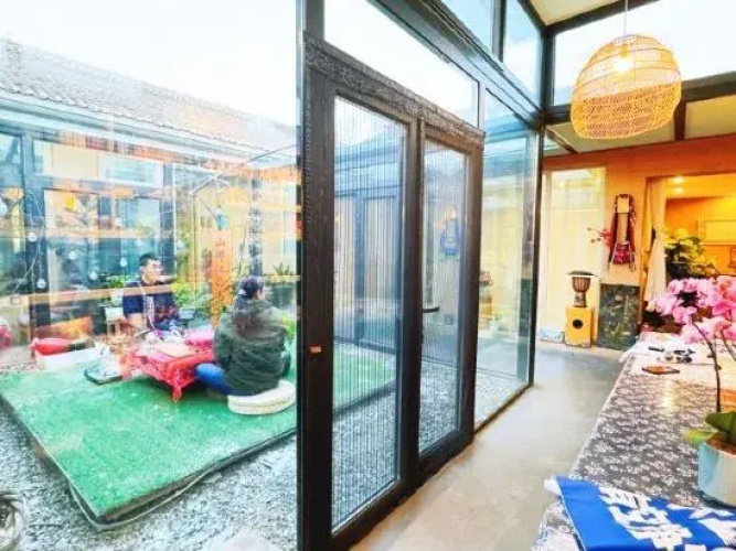 Chun Ge's yard