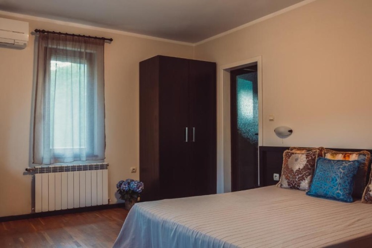 3 Bedrooms Cottage