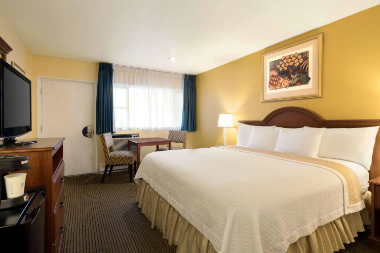 Days Inn by Wyndham Dover