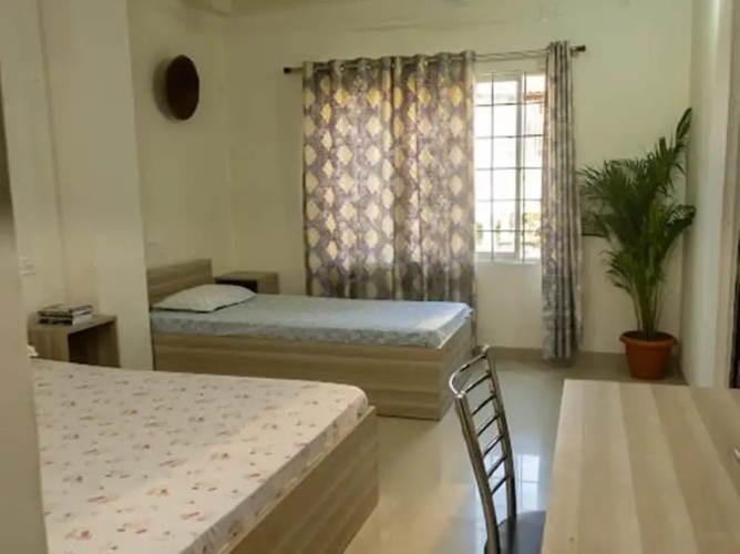 Malini Homes - Food & Lodging