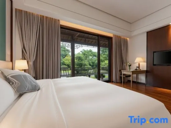 Standard Double room with garden view