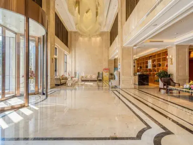 Ford Land Hotel
