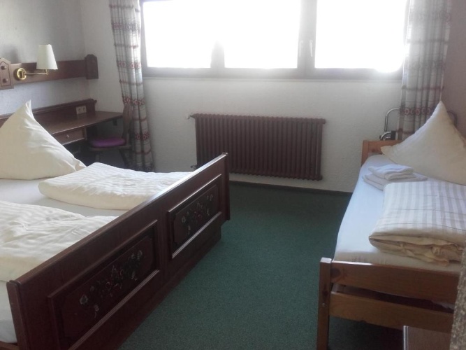 Standard Triple room