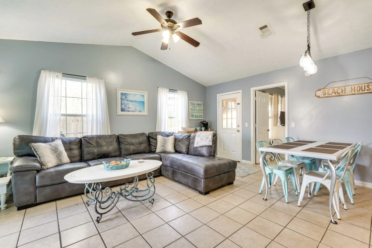 2 Bedrooms Cottage