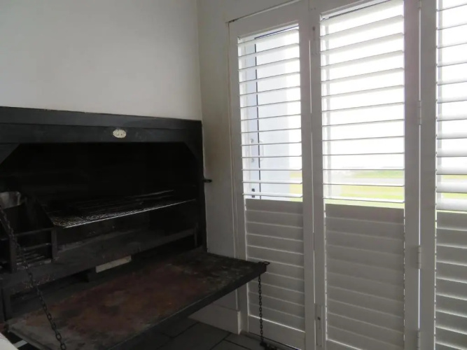 87 Marine Drive