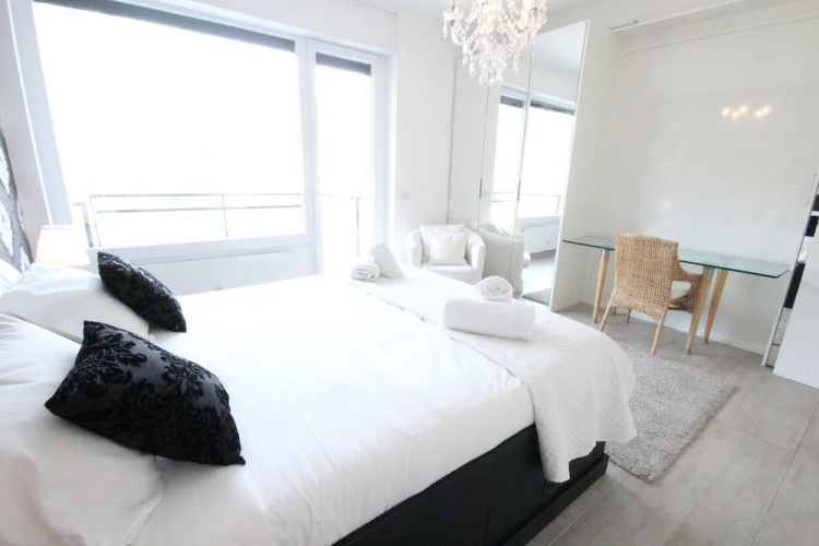 Victoria Apartment