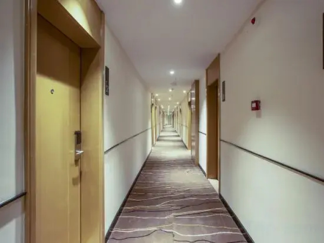 City Convenient Hotel