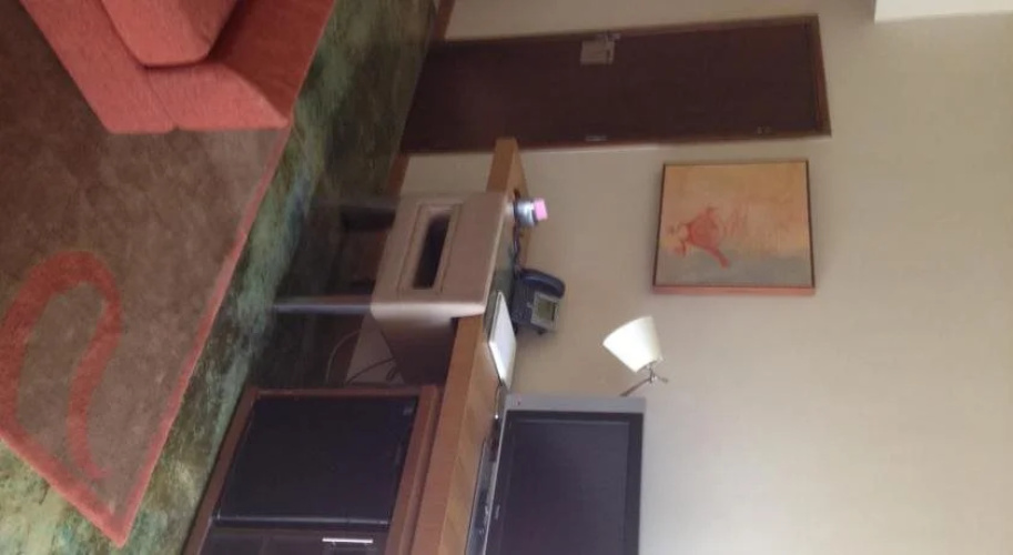 E-Hotel