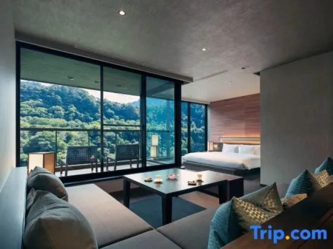 Sextuple Family Suite with mountain view