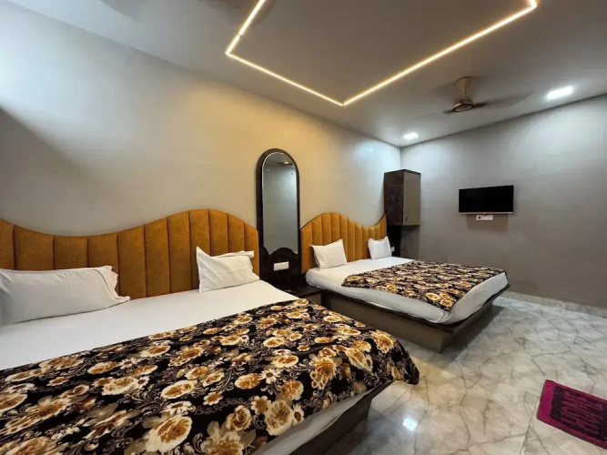 Hotel Guruvayur Dham Mathura