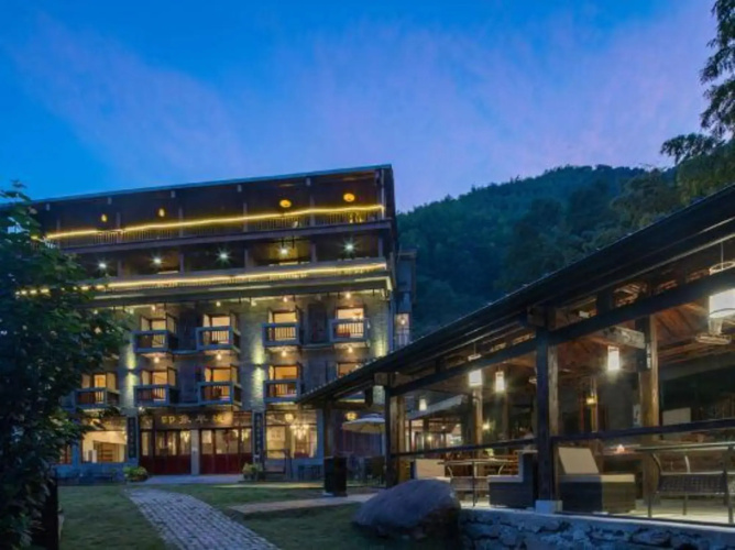 Early Impression Hotel